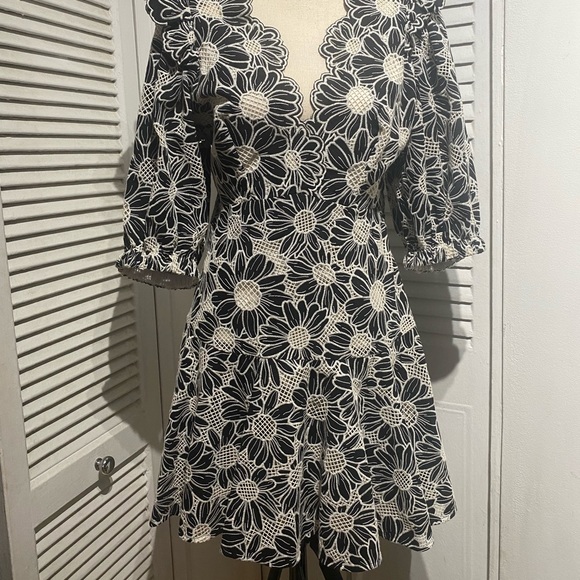 As seen in Succession, Sandro dress 38 - Picture 9 of 12